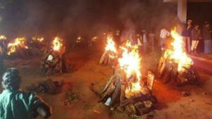 #தீண்டாமைச்சுவர்_17_பேர்_பலி.. டுவிட்டரில் மக்கள் ஆதங்கம்.. டிரெண்டிங் 