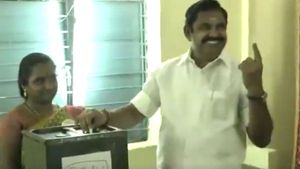 காது குடையும் குச்சியில் அடையாள மை... ஊரக உள்ளாட்சித் தேர்தல் சுவாரஸ்யங்கள் 