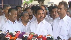 சுவர் இடிந்து பலியான 17 பேர் குடும்பத்திற்கு ரூ.10 லட்சம்.. அரசு வேலை.. முதல்வர் பழனிச்சாமி பேட்டி 