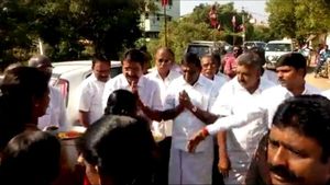 களை கட்டும் உள்ளாட்சித் தேர்தல்.. ஈரோட்டில் அதிமுக தடபுடல் ! 