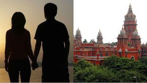 ஒரே லாட்ஜில், ஒரே ரூமில் ஆணும் பெண்ணும் தங்க சட்டத்தில் தடை இல்லையே... சென்னை ஹைகோர்ட் கேள்வி!