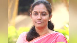 ரஜினிக்கு.. இன்னும் எதற்கிந்த முகமூடி.. ஜோதிமணி பொளேர் கேள்வி 