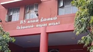 தங்க பட்டறையில 147 பவுன் நகை திருட்டு.. 7 பேர் கைவரிசை.. போலீஸ் வலைவீச்சு!
