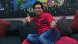 தாஜ் கோரமண்டல் ஹோட்டல் ஊழியரை வலை வீசி தேடும் சச்சின்..  2-ஆவது முறையாக தமிழில் ட்வீட் 