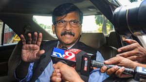 மகாராஷ்டிரா: சகோதரர் சுனில் ராவத்துக்கு அமைச்சர் பதவி தரவில்லை என்பதால் அதிருப்தியா? சஞ்சய் ராவத் 