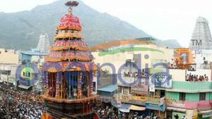 பக்தர்கள் கூட்டம் அலை மோதுவதால்.. திருவண்ணாமலை மாவட்டத்திற்கு நாளையும் பொது விடுமுறை 