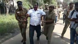 திருவள்ளூரில் வாக்கு சீட்டுகளுக்கு தீ வைப்பு.. மர்ம நபர்கள் அட்டகாசம்.. போலீஸ் தடியடி! 