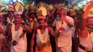 களைகட்டிய கோயில் திருவிழா.. தீர்த்தக்குடத்துடன் டான்ஸ் ஆடிய திருப்பூர் எம்எல்ஏ 