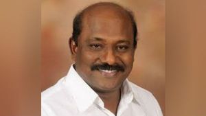 நடிகர்கள் பொருள்களின் தரம்பார்த்து விளம்பரங்களில் நடிக்கவில்லையெனில்.. விக்கிரமராஜா எச்சரிக்கை 
