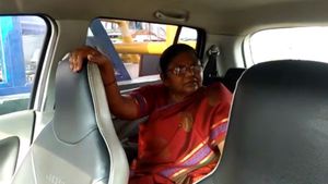துப்பாக்கி காட்டி மிரட்டினாங்க.. கன்மேனுக்கு டோல்கேட்டில் என்ன வேலை.. பாலபாரதி பகீர் குற்றச்சாட்டு 