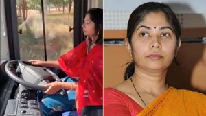 என்னது.. பிரேக் பிடிக்கலையா.. ஸ்டியரிங் வீலை பிடித்து.. பஸ்ஸை ஓட்டிய ஷிகா.. ஐஏஎஸ் அதிகாரியின் தில்! 