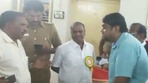 வா அசுரா வா.. நீங்கதான் திமுகவிற்கு இப்போ தேவை.. தர்மபுரி எம்பி செந்தில் குமாரை கொண்டாடும் மக்கள்! 
