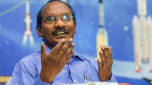 தூத்துக்குடி அருகே 2வது ஏவுதளம்.. சந்திரயான் 3 திட்டத்திற்கு மத்திய அரசு அனுமதி.. சிவன் பேட்டி 