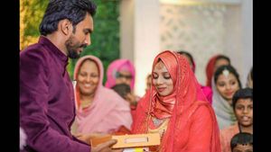 கேரளாவில் இதயங்களை வென்ற இஸ்லாமிய மணமகள்.. மஹராக கேட்ட விஷயம் தான் ஹைலைட்டே! 