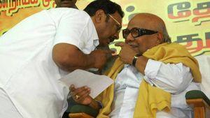 நானும் தான் கருணாநிதி மகன்... நன்றி மறப்பது எளிதாகிவிட்டது... மு.க.அழகிரி வேதனை 