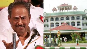 வழக்கை ரத்து செய்யக் கோரி நெல்லை கண்ணன் ஹைகோர்ட் மதுரை கிளையில் மனு தாக்கல் 