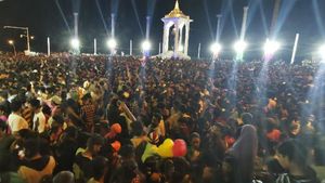 புதுச்சேரியில் களை கட்டிய புத்தாண்டு.. விண்ணைப் பிளந்த ஹேப்பி நியூ இயர் கோஷம்! 