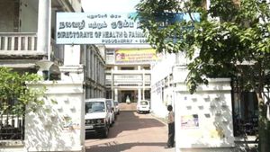 கொரோனா வைரஸ்.. புதுவை திரும்பிய மருத்துவ மாணவர்கள்..  28 நாட்கள் கண்காணிப்பில்! 
