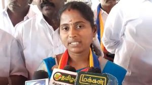 சேலம் மாவட்ட ஊராட்சி குழுத் தலைவராக பாமகவை சேர்ந்த ரேவதி தேர்வு.. திமுக போட்ட ஒரு வாக்கால் வெற்றி 