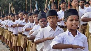 உபியில் ஆர்எஸ்எஸ் தொடங்கப் போகும் 