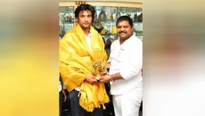 யார் இந்த முரளீதரன்?.. பாஜவுக்குள் திடீர் சலசலப்பு.. சர்ச்சையைக் கிளப்பிய சேர்க்கை! 