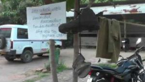 பில்லி, சூனியம் இல்ல.. பயப்படாதிங்க.. யூனிபார்ம் காய போட்டுருக்கோம்..  ஷாக் தந்த புதுச்சேரி போலீஸ் 