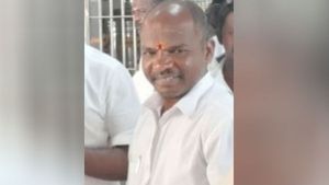 பெண்கள் கழிவறைக்குள்.. அத்துமீறிய பாஜக ஜோதி.. அலறிய பெண்.. அள்ளி சென்ற போலீஸ்.. கோவையில்! 