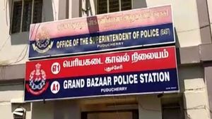 பந்தயம் கட்டி சக மாணவியை சீரழித்த மாணவர்கள்..  4 பேரும் போக்சோவில் கைது! 
