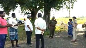 சுடுகாட்டில் வெடித்த வெடிகுண்டு.. கூலித்தொழிலாளி படுகாயம்.. நடந்தது என்ன? 