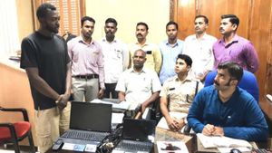 ஸ்கிம்மர் கருவி பொருத்தி ஏடிஎம் பணம் கொள்ளை.. புதுவையில் நைஜீரியா இளைஞர் அதிரடி கைது! 