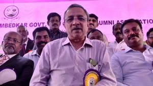 வழக்கறிஞர்களுக்கு வக்கீல் தொழில்தான் முதல் மனைவி.. ஹைகோர்ட் நீதிபதி சுப்ரமணியன் பேச்சு 