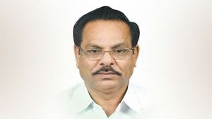 கடனில் தத்தளித்த திமுக மாவட்டச் செயலாளர்... ஓய்வு கொடுத்த கட்சித் தலைமை 