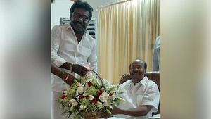 ராமதாசுடன் கைகோர்க்கும் கருணாஸ்... தைலாபுரம் தோட்டத்தில் நடந்த சந்திப்பு 