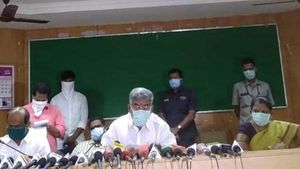 வாழை அறுவடை.. வெளி மாநிலங்களுக்கு வாழைக்காய் லோட் அனுப்ப அனுமதி.. அமைச்சர் வெல்லமண்டி நடராஜன் 