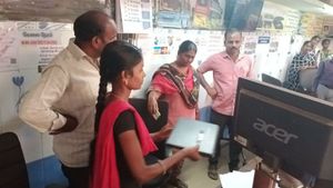 300 ரூபாய் கொடுத்தால் ரேஷன் கார்டு ரெடி.. போலியாக அச்சிட்ட கும்பல்.. காட்டுமன்னார்கோவிலில் அதிர்ச்சி