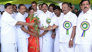 காவிரி காப்பாளர்.. விவசாயிகள் கொடுத்த பட்டம்.. நெகிழ்ந்த எடப்பாடியார்.. பல மாஸ் திட்டங்கள் அறிவிப்பு