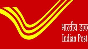 திருச்சி ஜங்ஷனில் மூட்டை, மூட்டையாக தேங்கி கிடக்கும் தபால்கள்.. ஊரடங்கால் தபால் சேவையும் கட்!