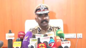 கொரோனா வைரஸ்.. மதுரை போலீஸ் எடுத்த முக்கிய முடிவு.. பெருமூச்சு விடும் வாகன ஓட்டிகள் 