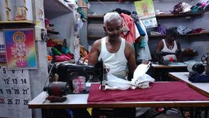 அரசியல்வாதிகளே.. கடலூர் அண்ணாமலையிடம் வந்து கத்துக்கங்க.. மனித நேயத்தை! 