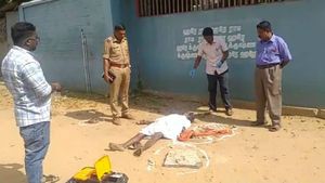 சாலையோரம் உறங்கிய கூலித் தொழிலாளி கொலை.. காரணம் துண்டு பீடி.. பரபர தகவல்கள் 