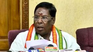 இனி அமைச்சரவை பரிந்துரைகளை கிரண்பேடி நிராகரிக்க முடியாது.. நாராயணசாமி 