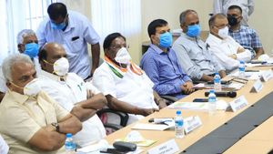 கொரோனாவுக்கு பயப்படாத புதுச்சேரி.. கைது செய்து ஓராண்டு சிறை.. நாராயணசாமி அதிரடி! 