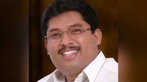 வீரபாண்டி ராஜாவுக்கு வலைவிரிக்கும் பாமக... கைகூடுமா முயற்சி...? 