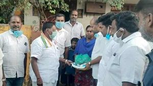 ஊரடங்கு உத்தரவை மீறினாரா முதல்வர் நாராயணசாமி.. புதுச்சேரியில் ஒரு சர்ச்சை 