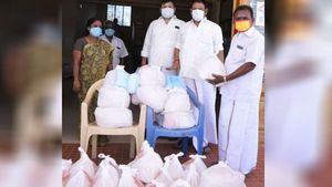  திருச்சி புறநகர் பகுதி அம்மா உணவகங்களிலும் மே 3 வரை மூன்று வேளையும் இலவச உணவு .. அதிமுக அறிவிப்பு 
