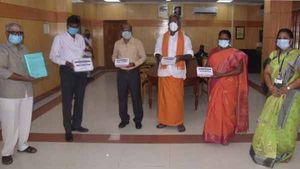  கோவிட்டை தடுக்க.. நோய் எதிர்ப்பு சக்தியை அதிகரிக்க ஹோமியோபதி மருந்து உட்கொள்ள பரிந்துரை