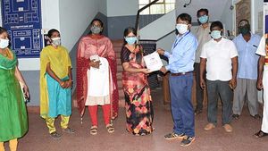  திருச்சியில் 65 வார்டுகளில் கொரோனா தடுப்பு நடவடிக்கை.. 18 மருத்துவர்கள் குழு அமைப்பு