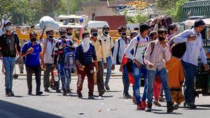 ஊரடங்கு.. மகாராஷ்டிராவிலிருந்து தமிழகம் நோக்கி நடந்தே வந்த நாமக்கல் மாணவர் உயிரிழப்பு 