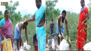  சுடுகாட்டில் அரிசி.. திரண்டு வந்து சட்டியுடன் வந்து அள்ளி சென்ற மக்கள்.. தேனியில் ஒரே பரபரப்பு
