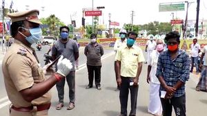 முட்டை, கருவாடு முக்கியமா.. இல்ல உயிர் முக்கியமா.. தஞ்சையில் சுற்றியோரை கேள்வி எழுப்பிய போலீஸ் 